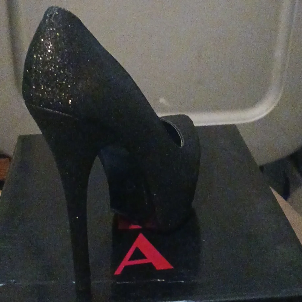 Bnib Alba black heels
